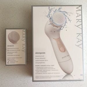 Mary Kay Cleaning Brush w/ replacements